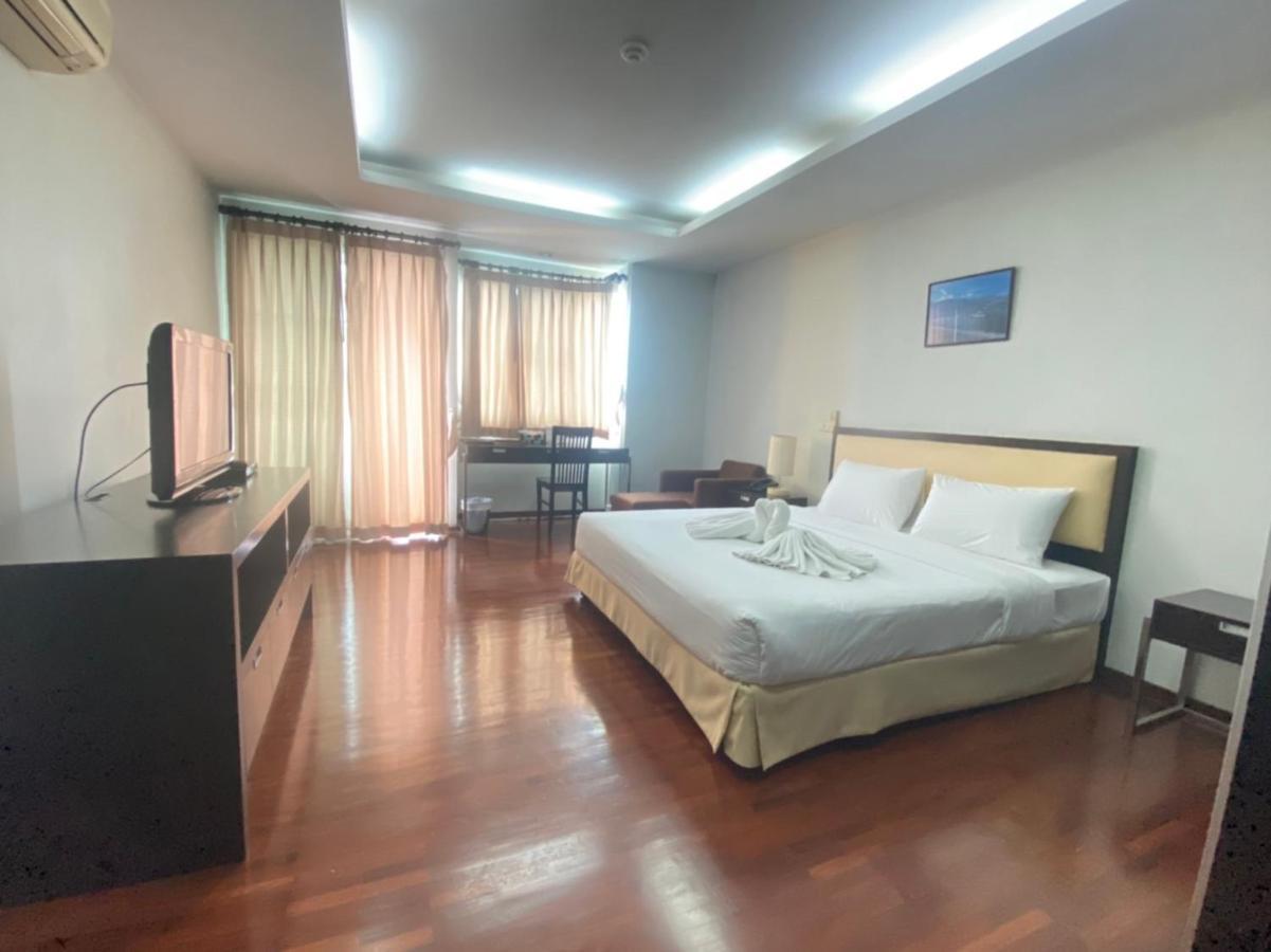 The Park 304 Executive Serviced Apartment Si Maha Phot Εξωτερικό φωτογραφία
