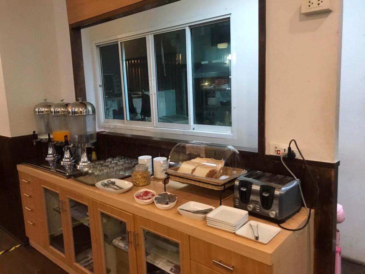 The Park 304 Executive Serviced Apartment Si Maha Phot Εξωτερικό φωτογραφία