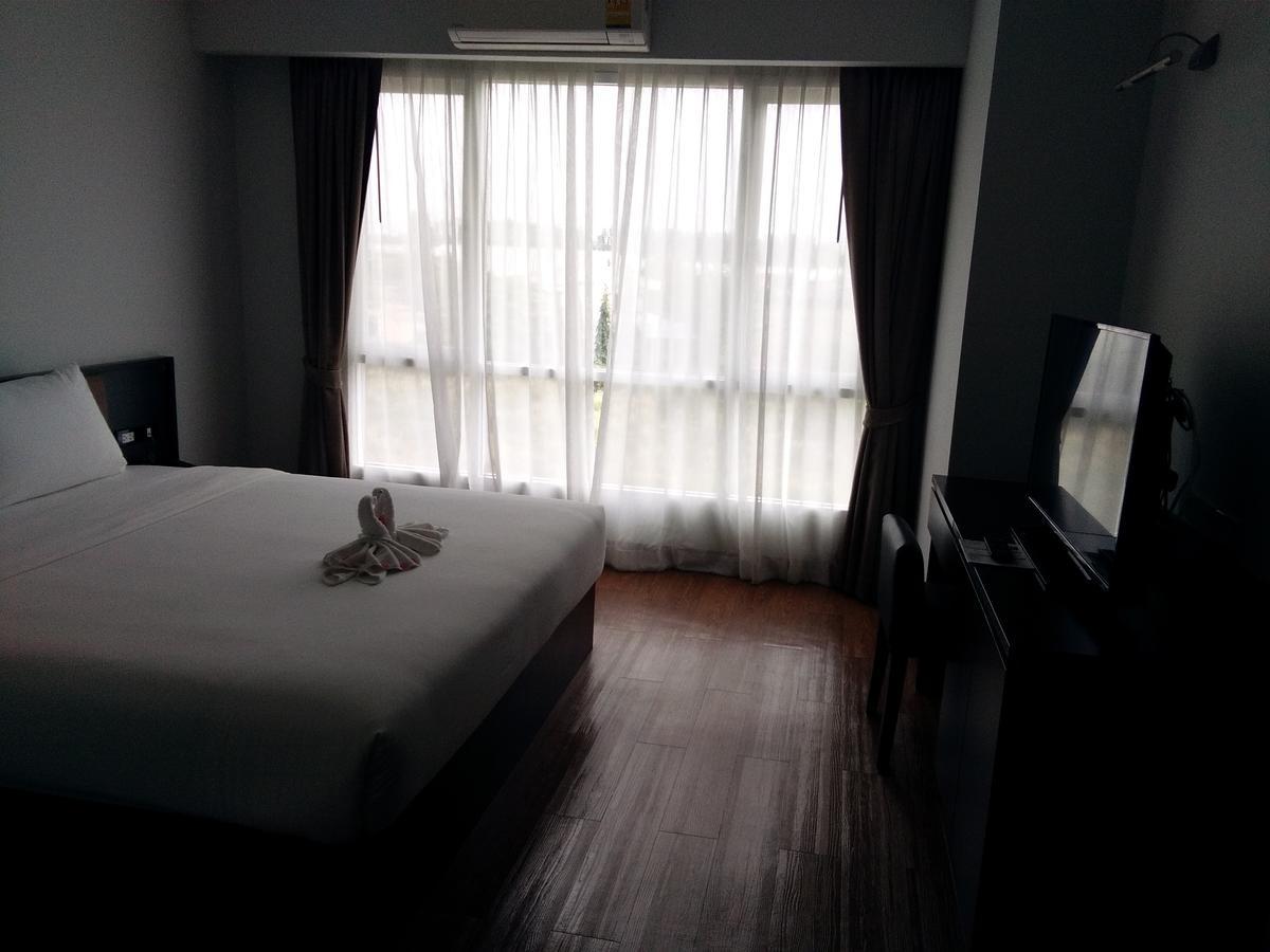 The Park 304 Executive Serviced Apartment Si Maha Phot Εξωτερικό φωτογραφία
