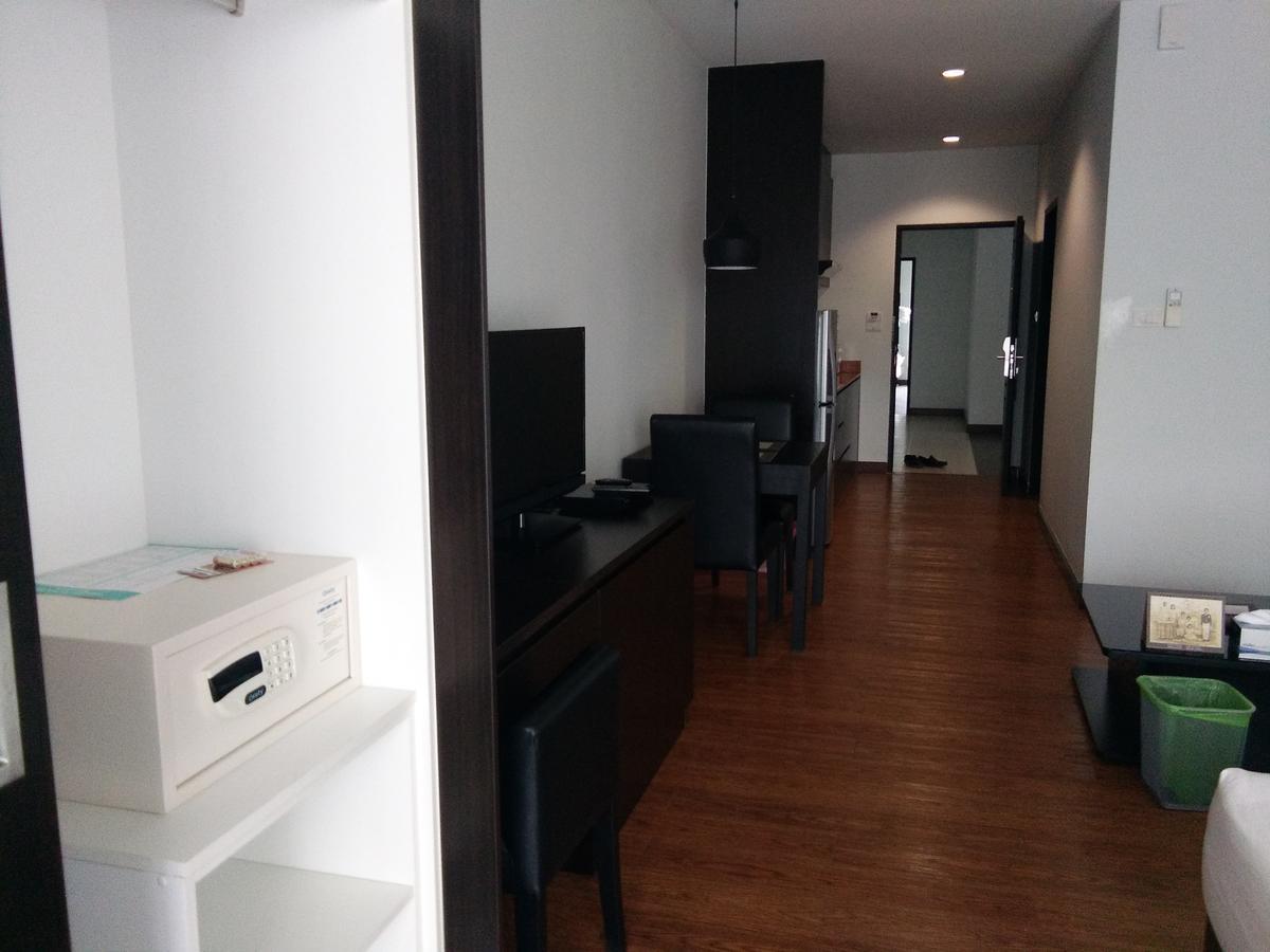 The Park 304 Executive Serviced Apartment Si Maha Phot Εξωτερικό φωτογραφία